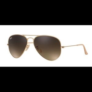 RAY-BAN Aviator Gradient sunglasses.